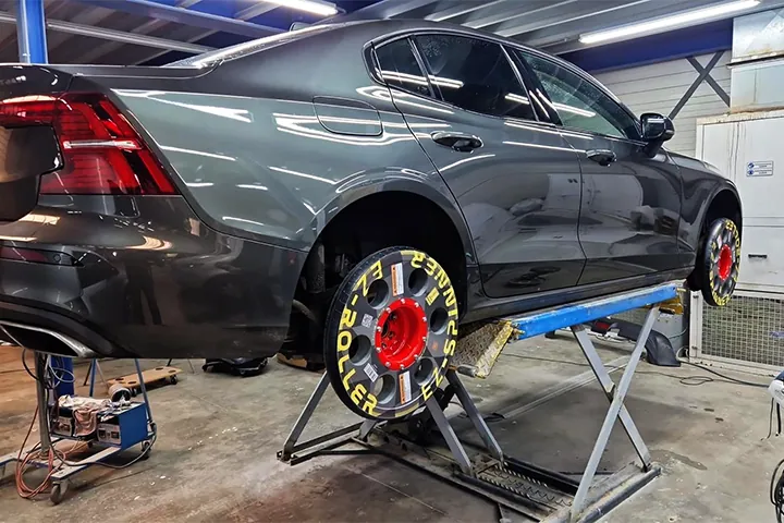 Volvo car using EZ Roller-Spinner at the auto service shop